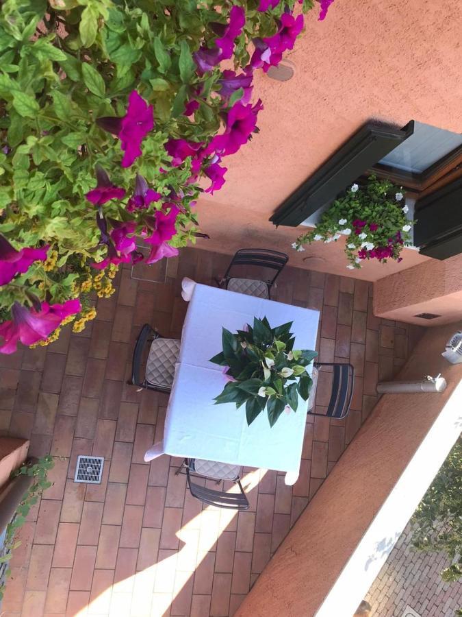 Casa Del Balcone Fiorito Apartment Cormons Bagian luar foto